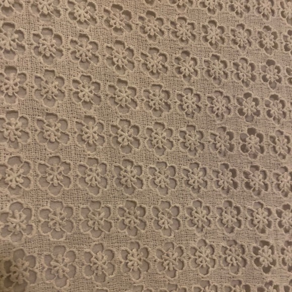 White lace top - Picture 2 of 4